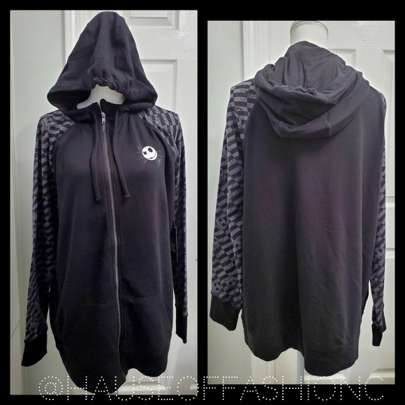 TORRID Jack Skellington NMBC Zip Front Hoodie! NWT! - Picture 3 of 9